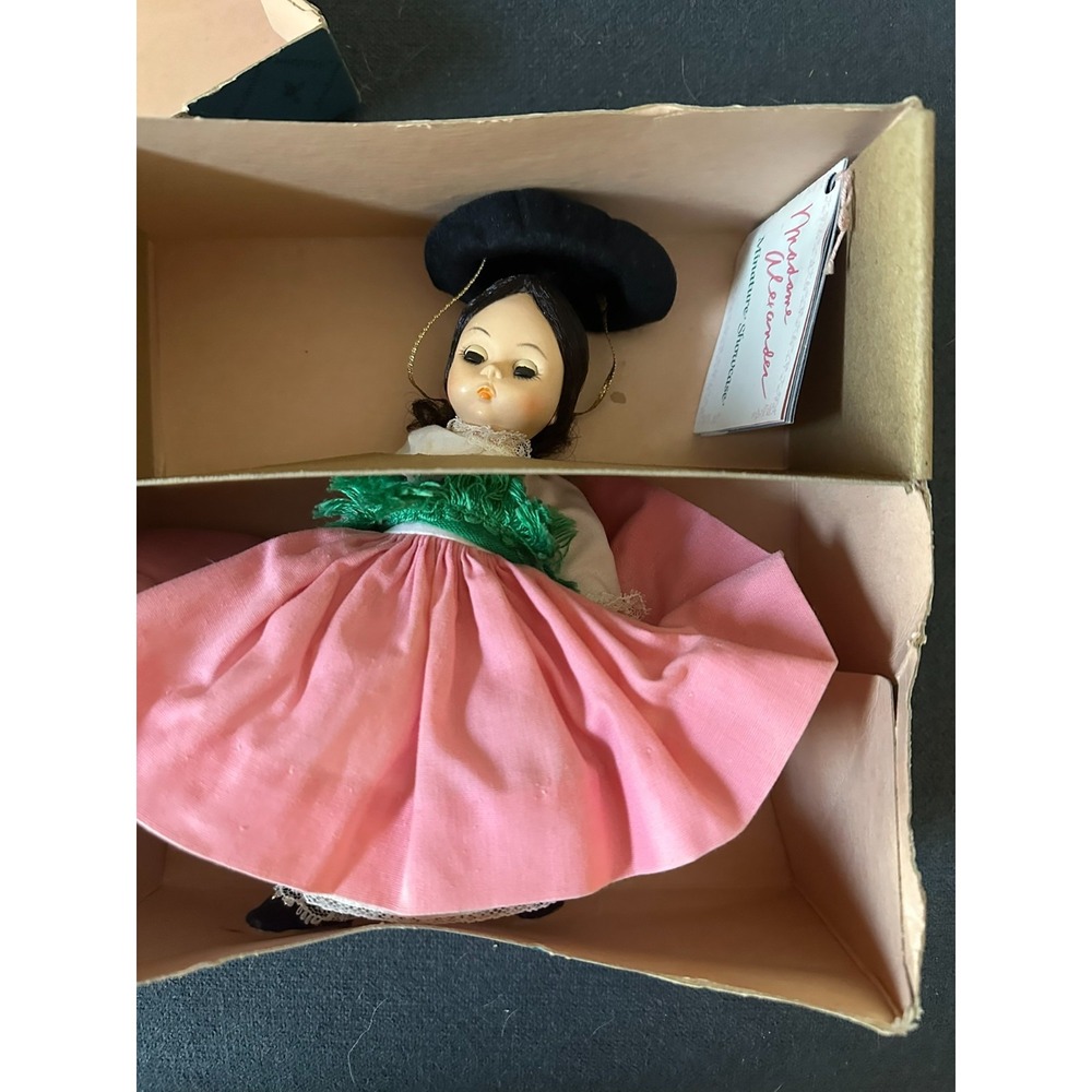 Madame Alexander Doll Portugal 585 Vintage 1983 Fashion Doll Original Box